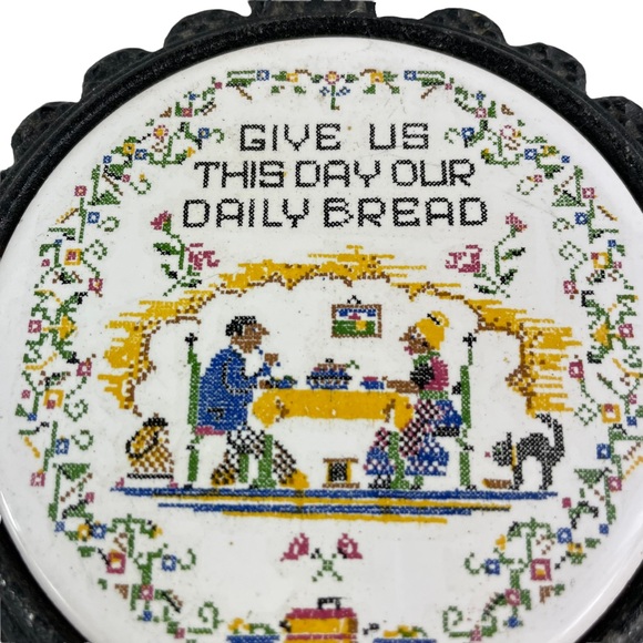 Vintage Cast Iron Trivet 3 Footed Cottage-core Give Us This Day Our Daily Bread - Picture 4 of 10